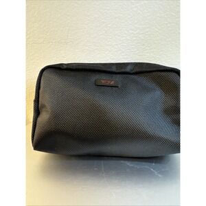 TUMI Delta‎ Travel Pouch-Black